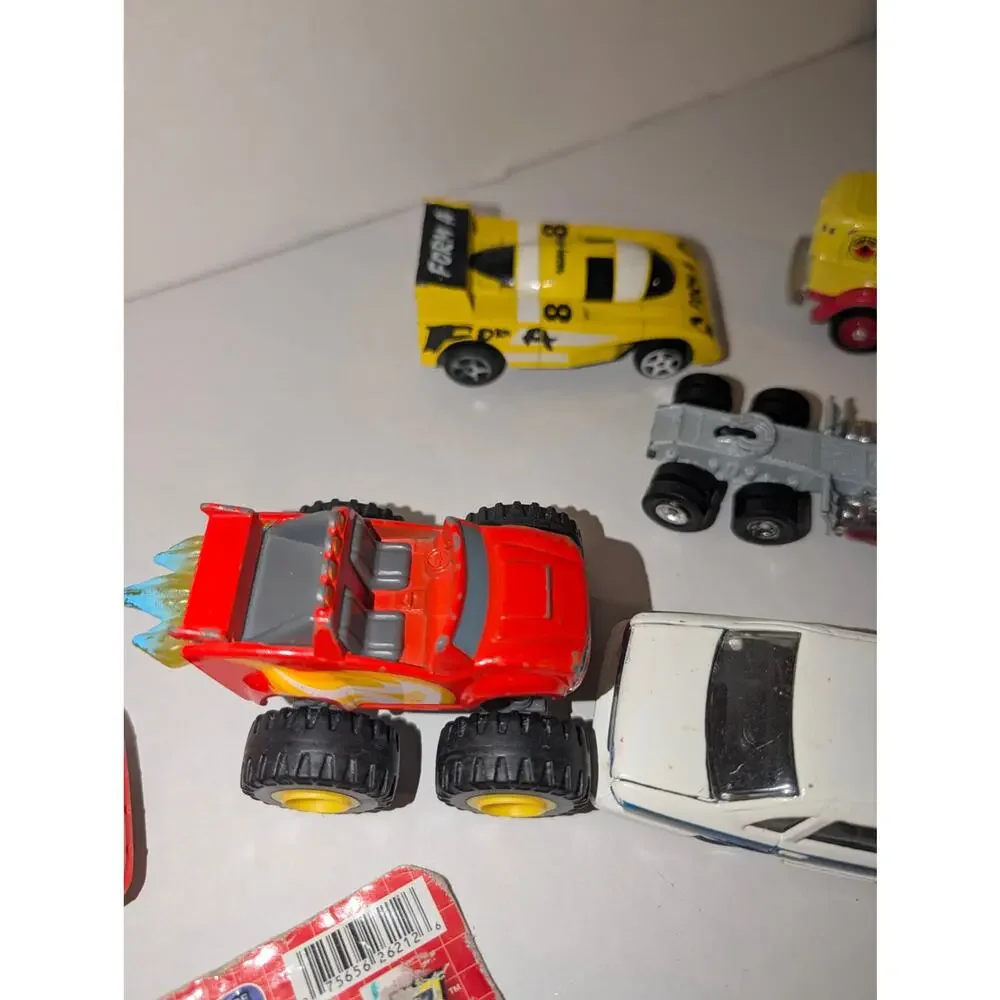 Mixed Lot 28 Vintage Diecast Cars Matchbox Hot wheel Vehicles Trucks X-Botz New